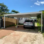 Carport günstig kaufen mit viel Stauraum – Tipps für Hobbygärtner